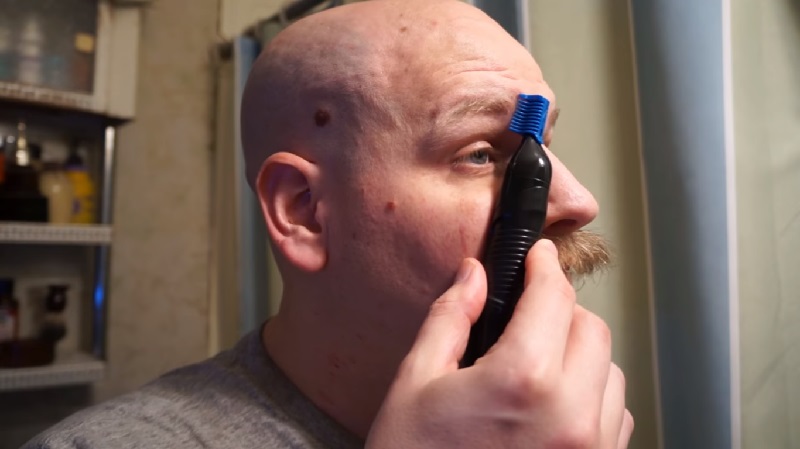 How to Use a Remington Eyebrow Trimmer